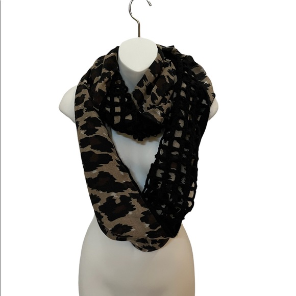 Steve Madden double sided infinity scarf - Picture 1 of 8